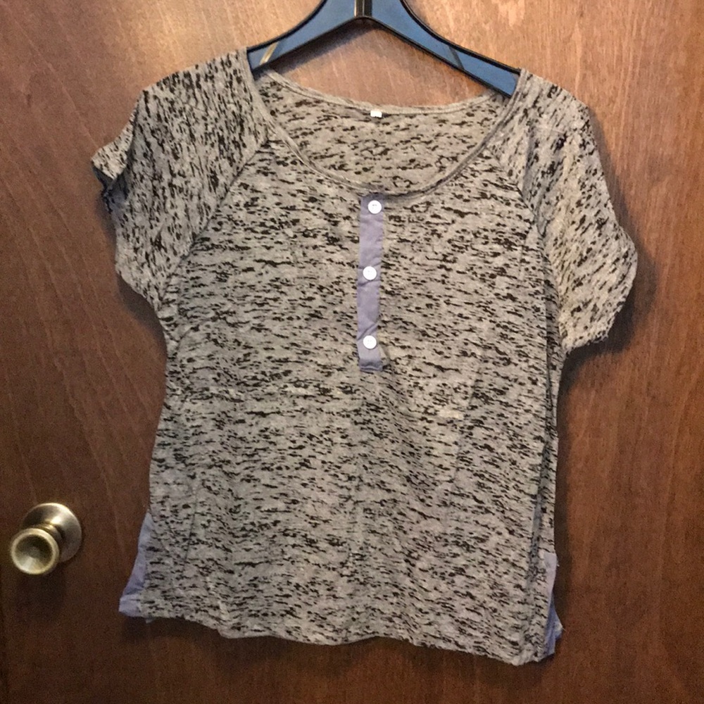 Amazon shirt fits as M